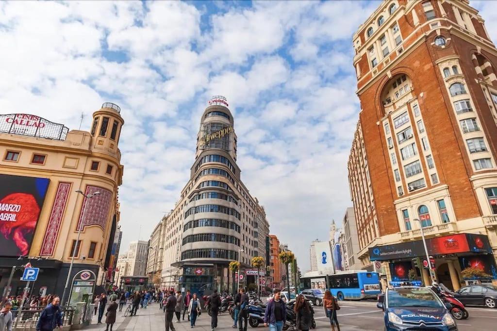 Apartments Plaza Callao Madrid Dış mekan fotoğraf
